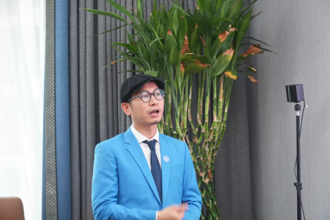 �½�(�й���)���޹�˾����