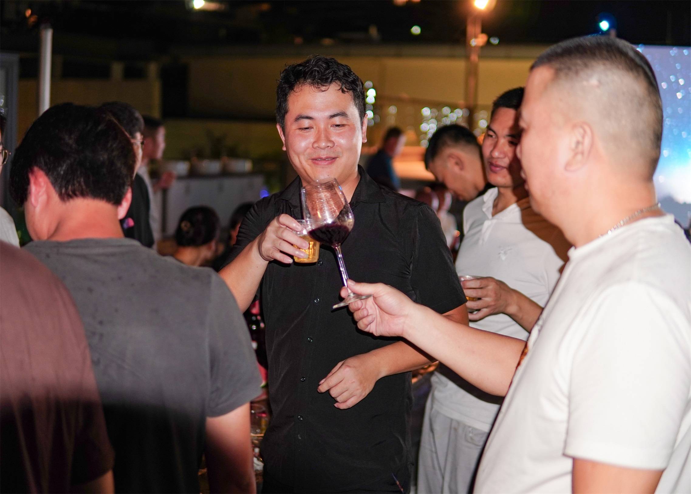 �½�(�й���)���޹�˾����