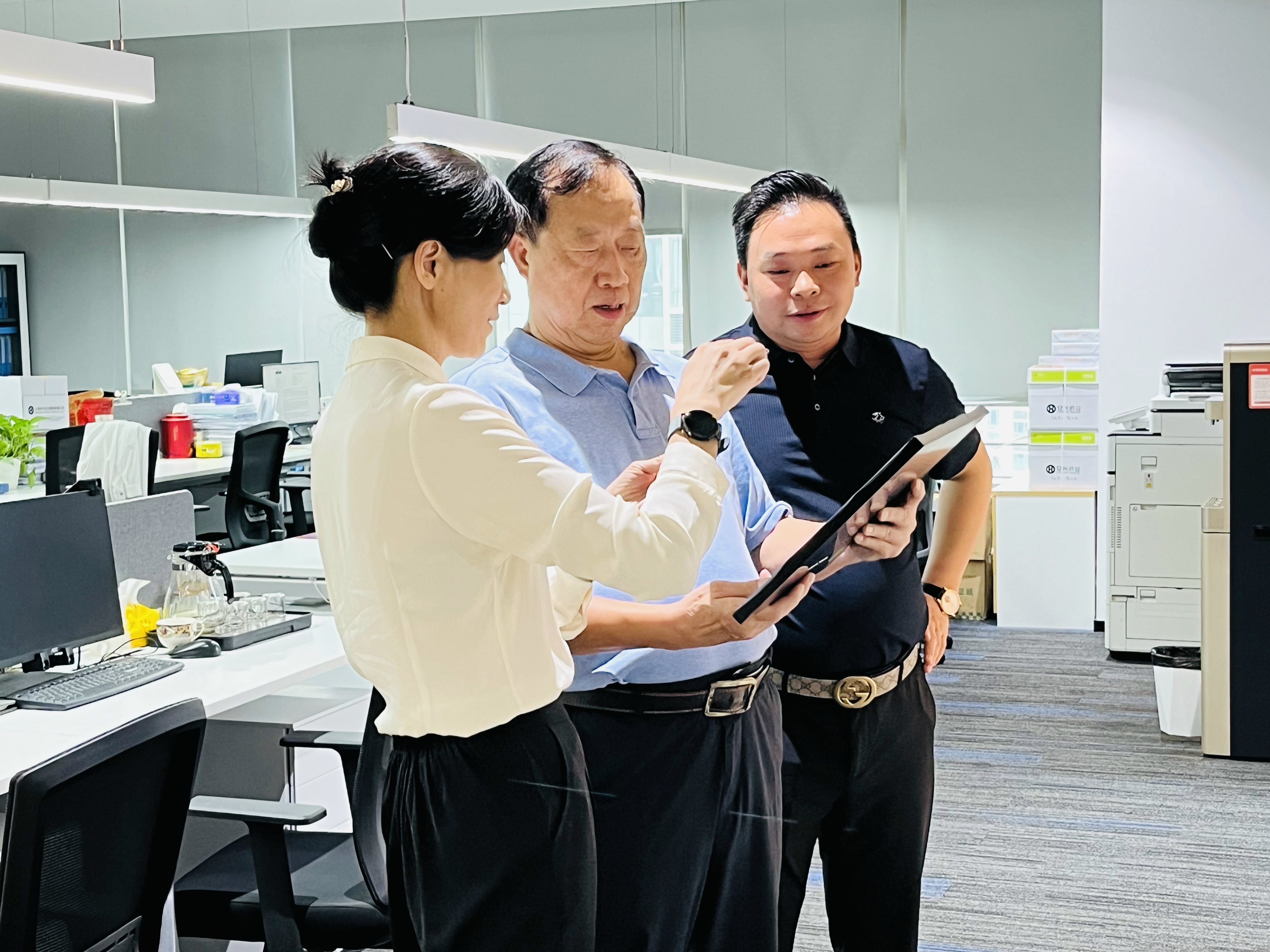 �½�(�й���)���޹�˾����