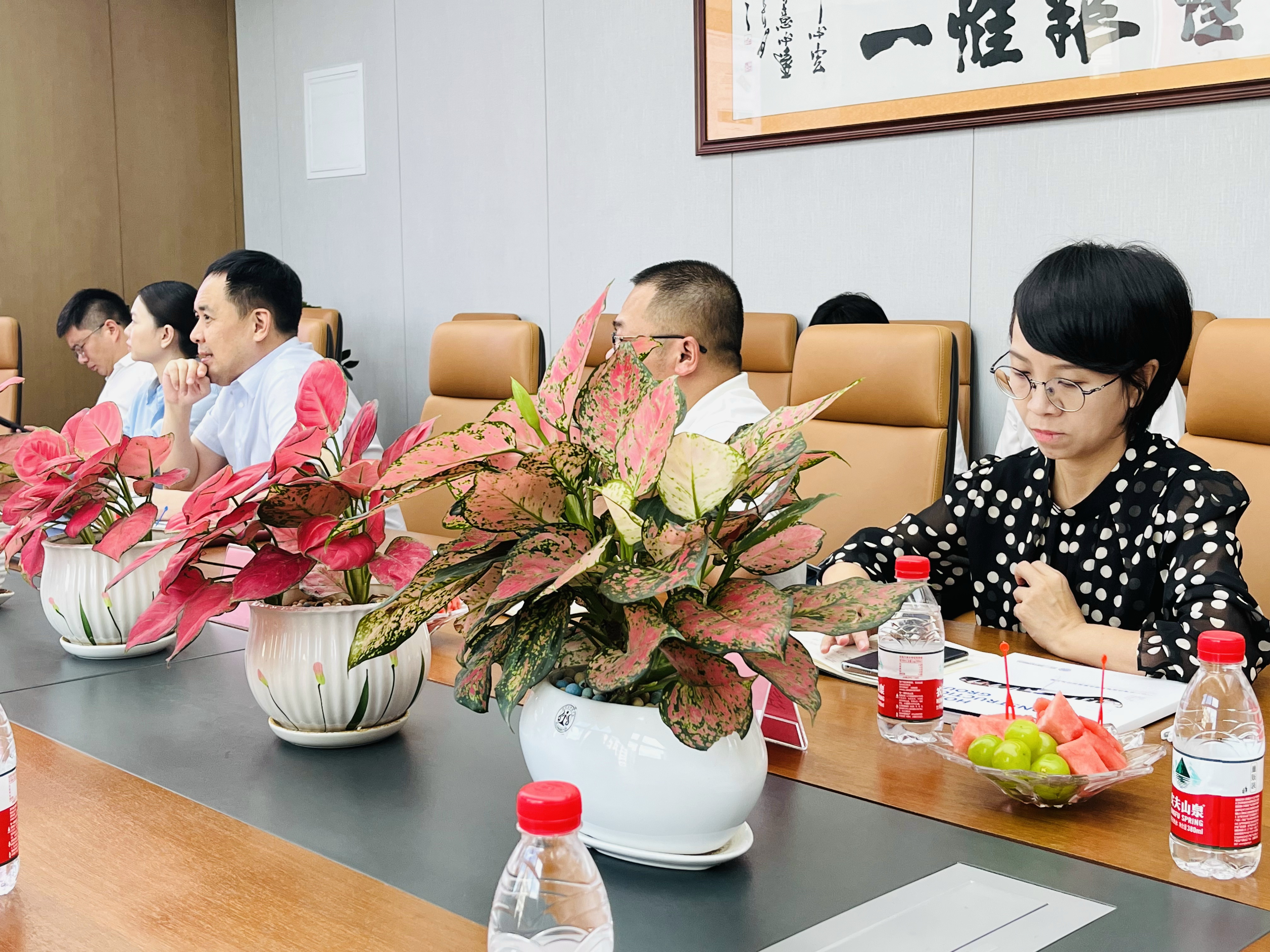 �½�(�й���)���޹�˾����